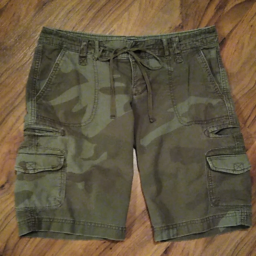 American Eagle Outfitters Camouflage Shorts